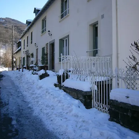 Les Sources Bed & Breakfast 3*